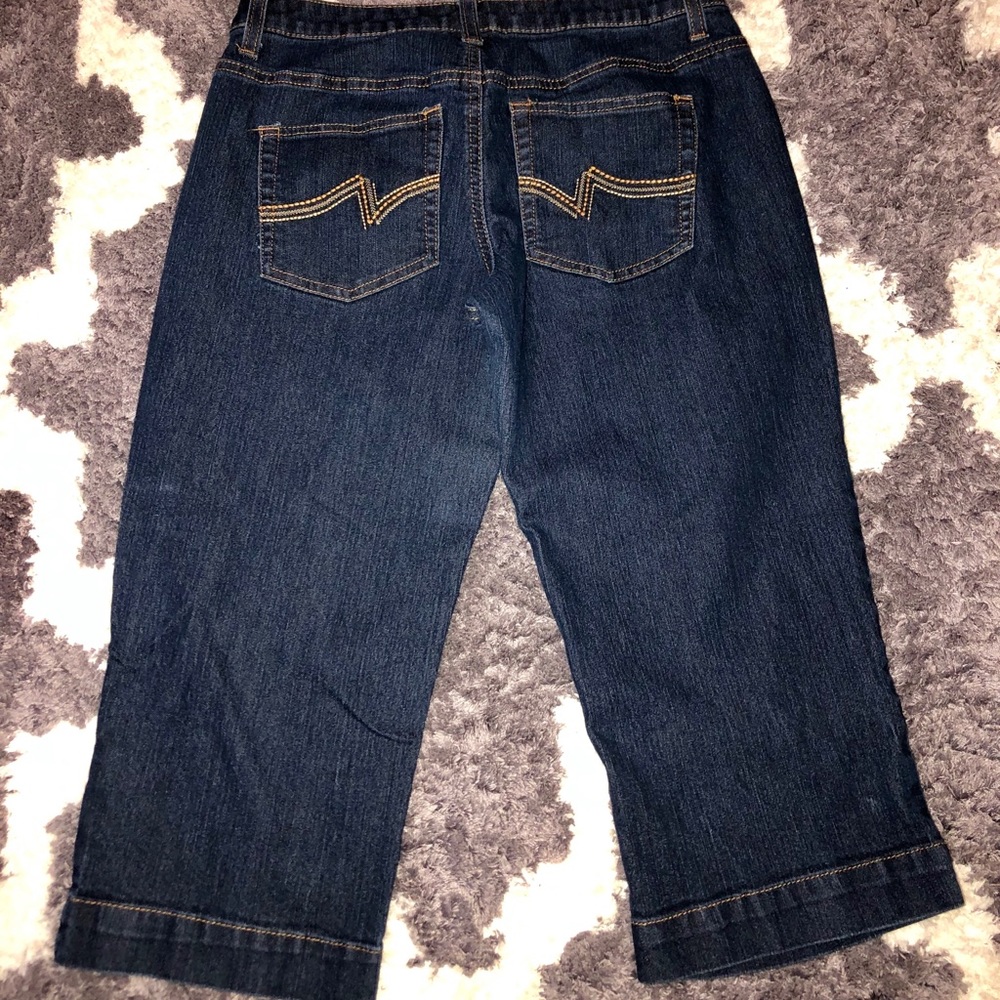Merona Capris - Picture 2 of 4